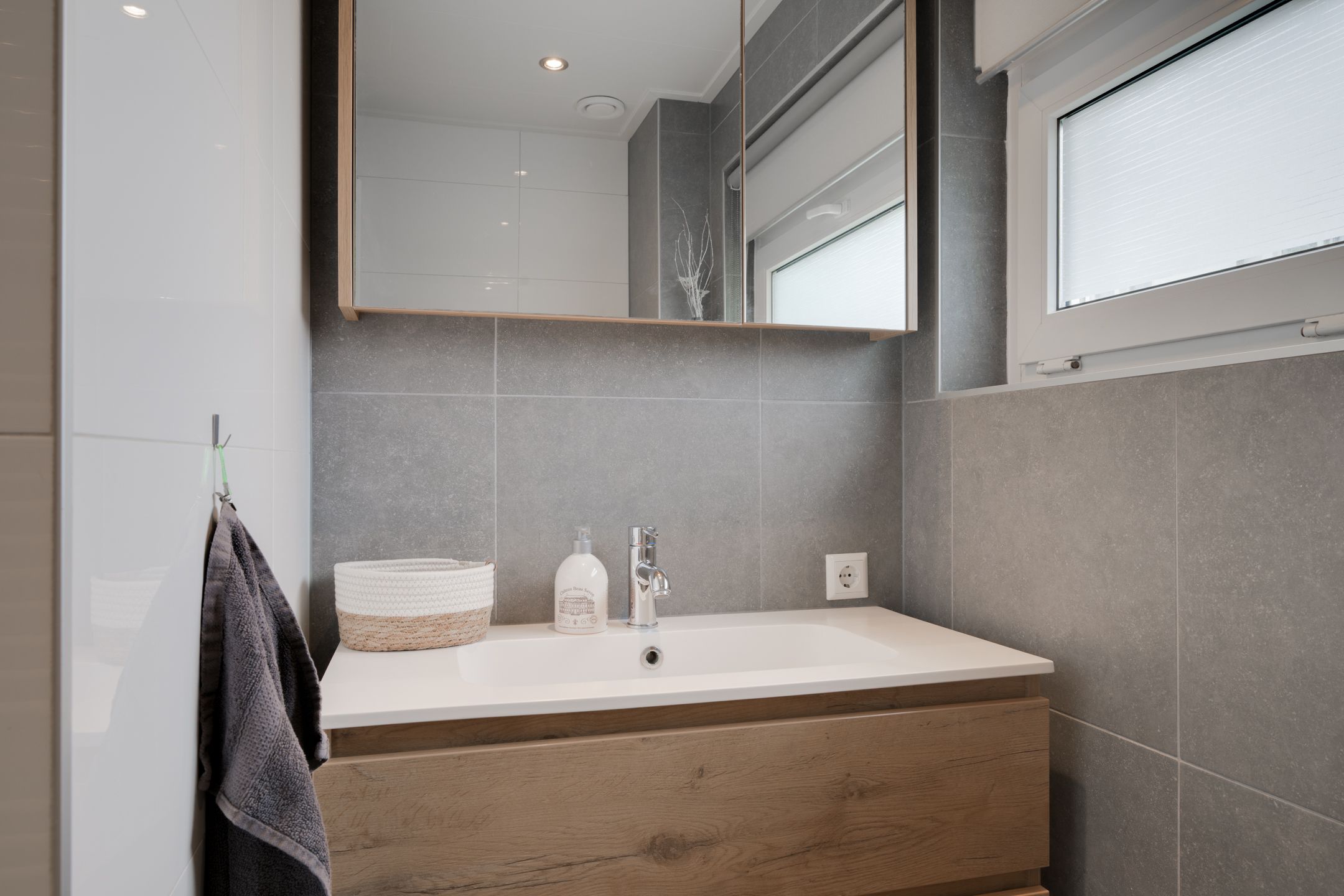 Photo 30 of Prins Bernhardstraat 20-A