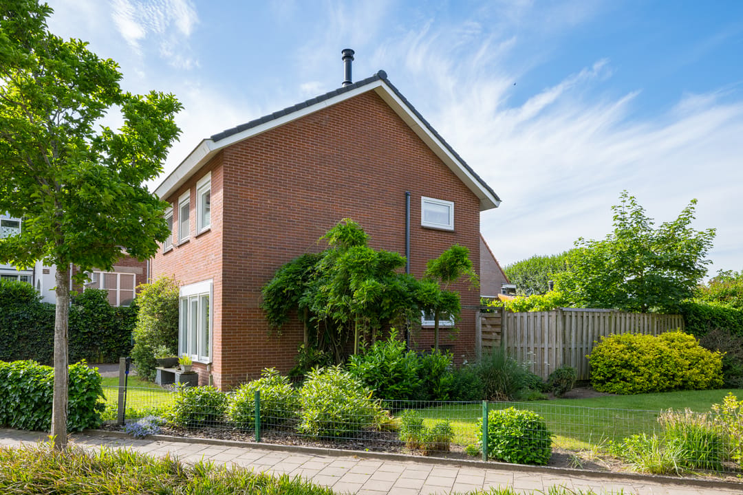 Photo 58 of Prins Bernhardstraat 20-A