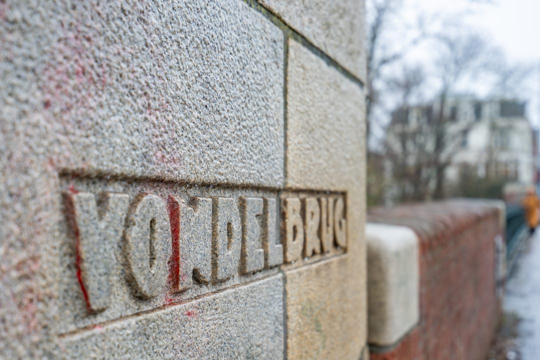 Elegant Two Bedroom Apartment with Vondelpark Views in Amsterdam Oud Zuid — 38