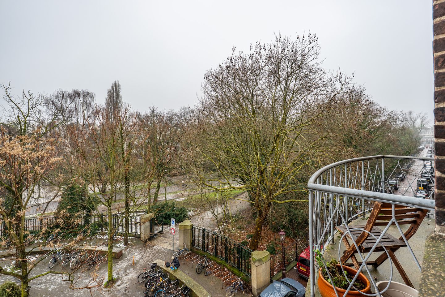 Elegant Two Bedroom Apartment with Vondelpark Views in Amsterdam Oud Zuid — 14