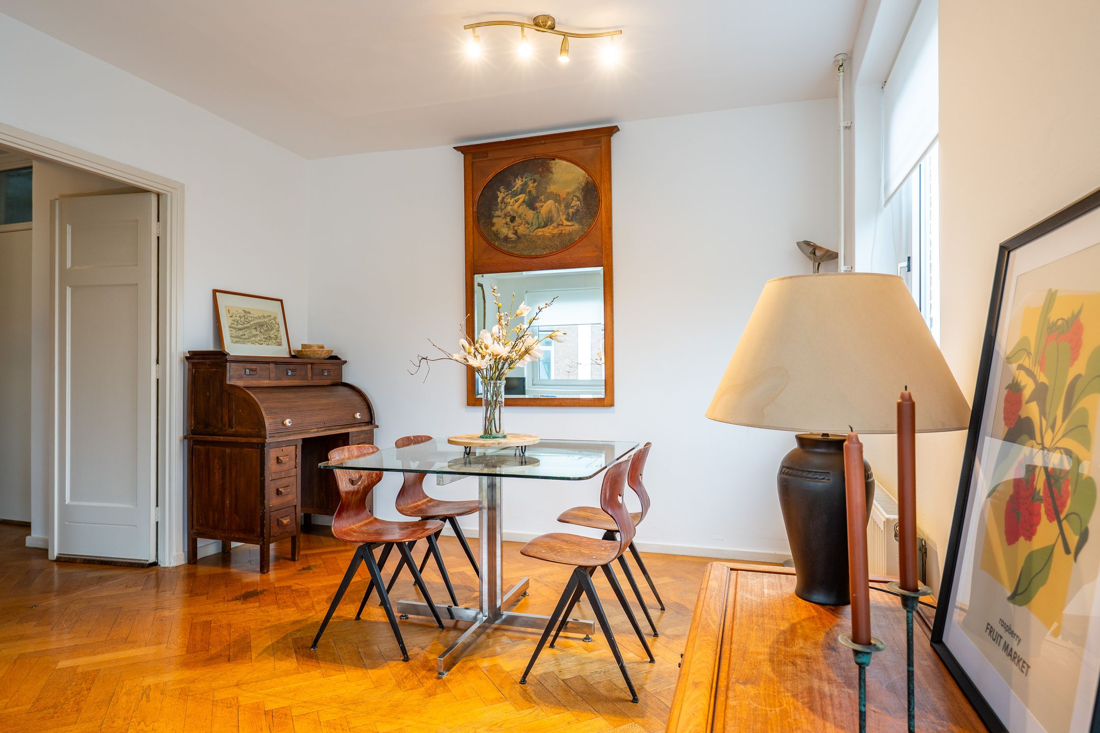 Elegant Two Bedroom Apartment with Vondelpark Views in Amsterdam Oud Zuid — 12