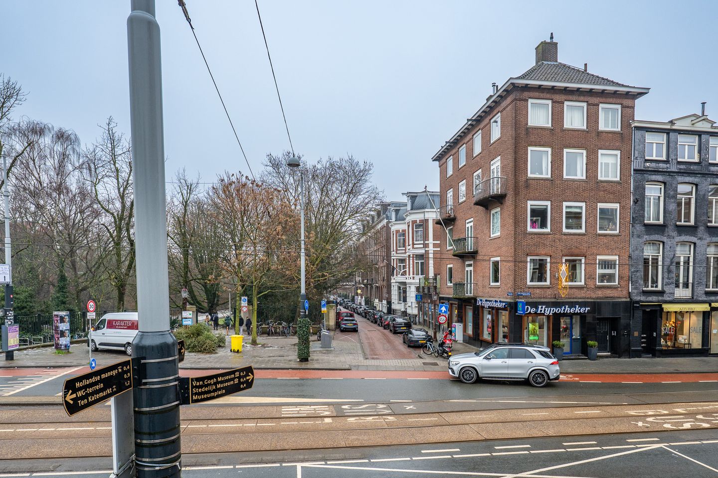 Elegant Two Bedroom Apartment with Vondelpark Views in Amsterdam Oud Zuid — 34