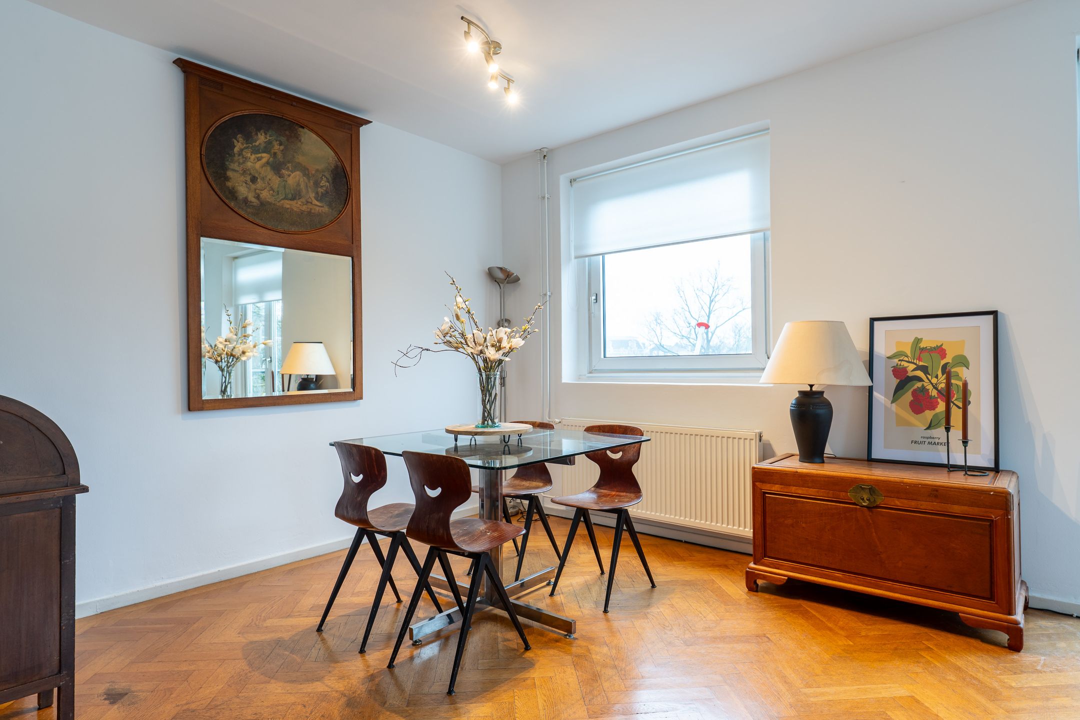 Elegant Two Bedroom Apartment with Vondelpark Views in Amsterdam Oud Zuid — 9