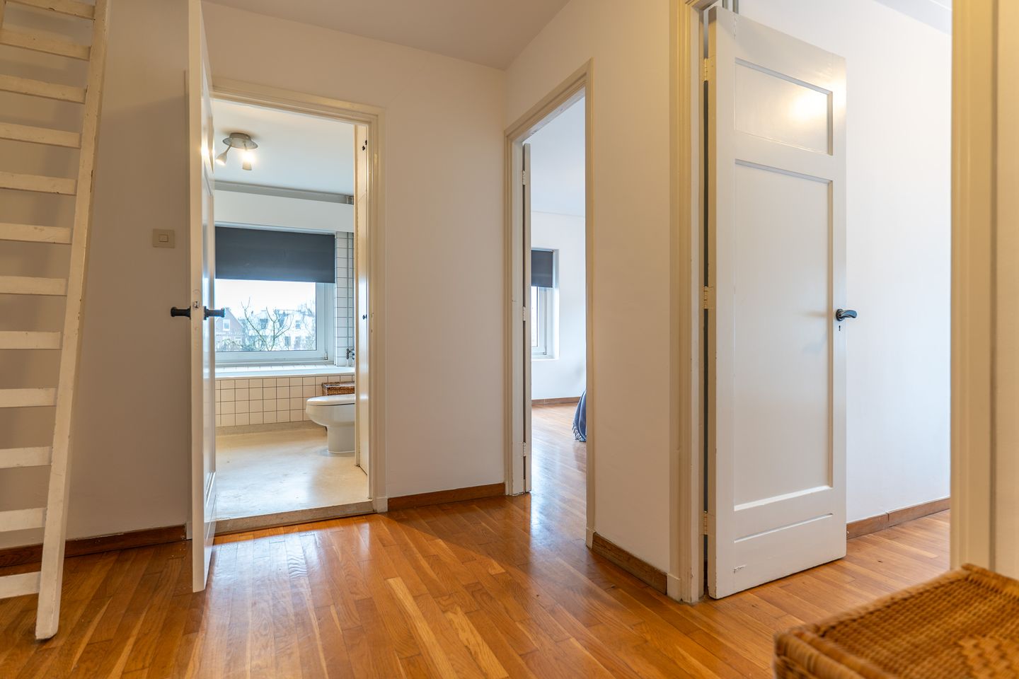 Elegant Two Bedroom Apartment with Vondelpark Views in Amsterdam Oud Zuid — 20