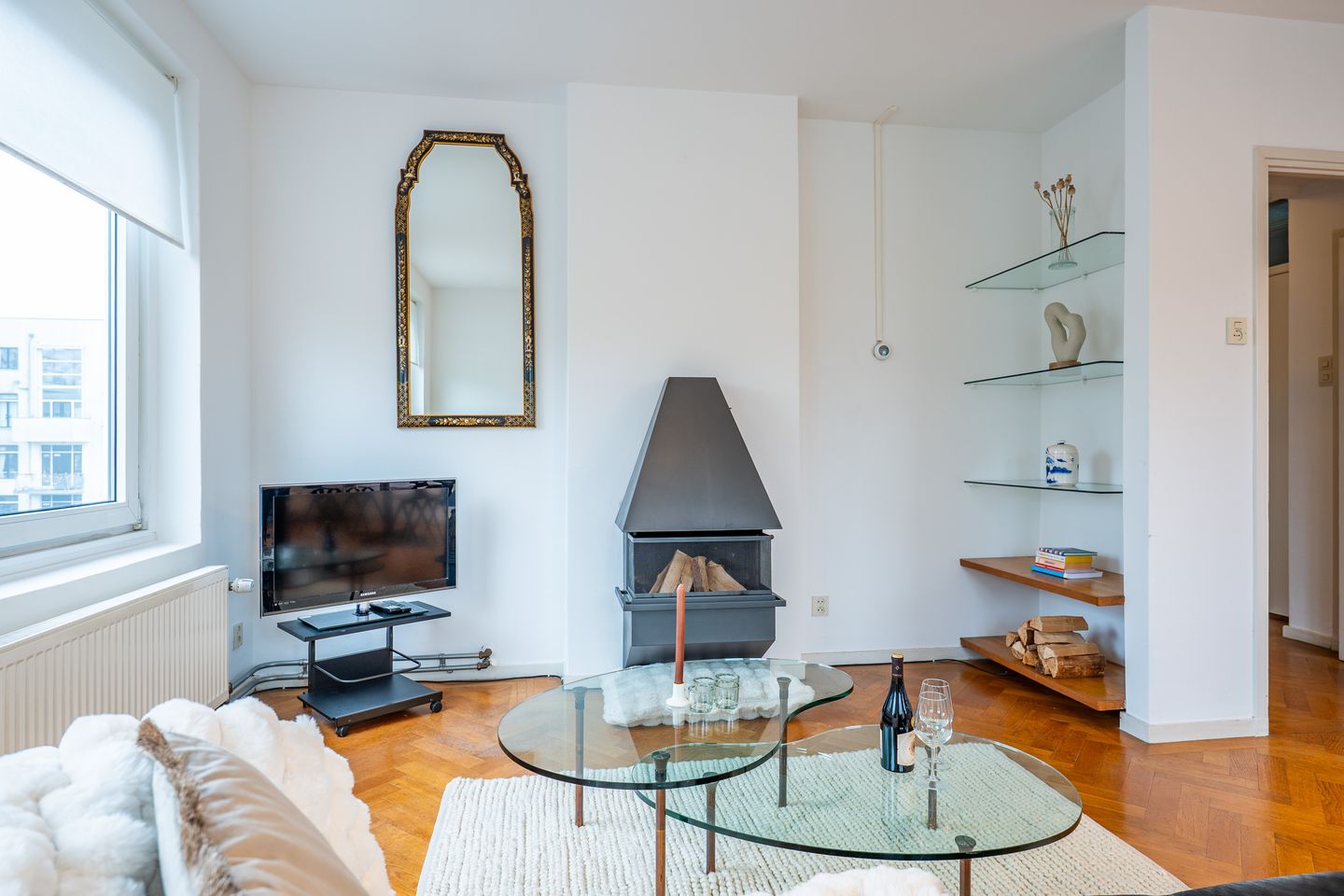 Elegant Two Bedroom Apartment with Vondelpark Views in Amsterdam Oud Zuid — 10
