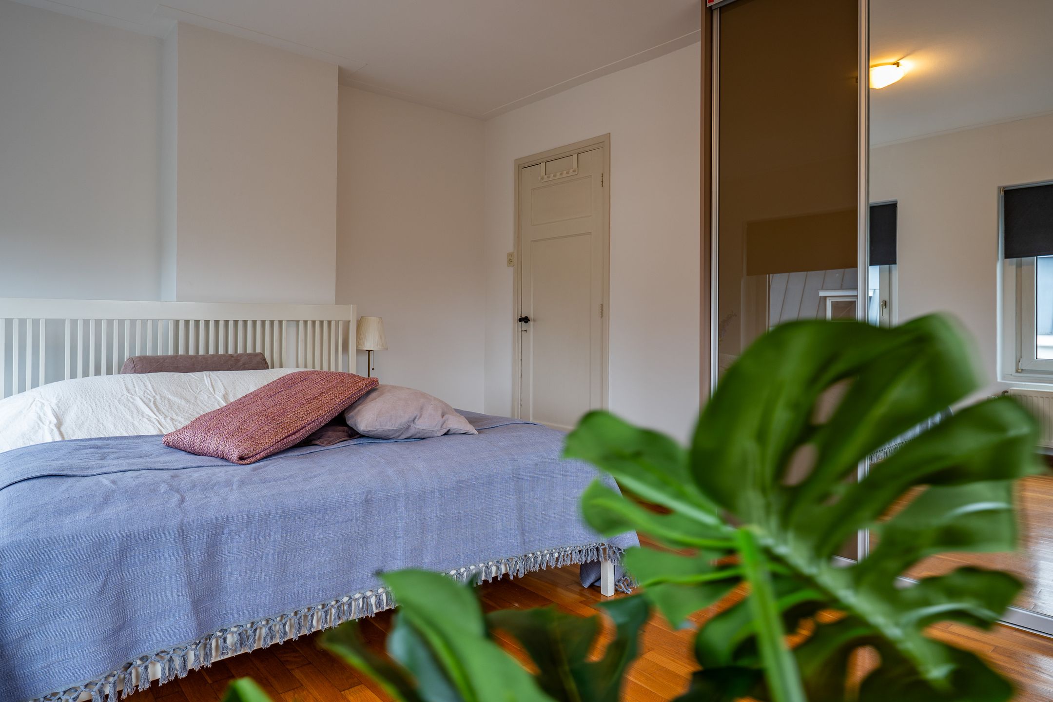 Elegant Two Bedroom Apartment with Vondelpark Views in Amsterdam Oud Zuid — 24