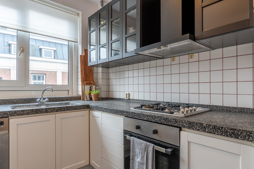 Elegant Two Bedroom Apartment with Vondelpark Views in Amsterdam Oud Zuid — 16