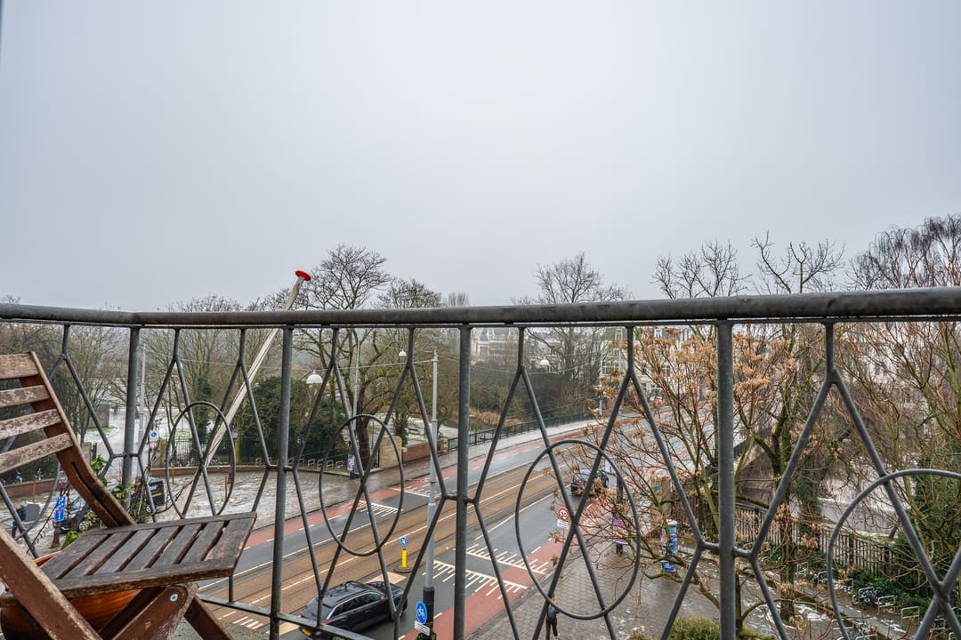 Elegant Two Bedroom Apartment with Vondelpark Views in Amsterdam Oud Zuid — 13