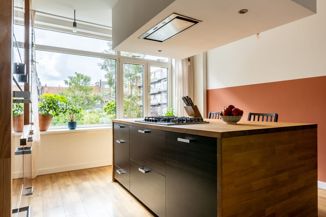 Characterful 1930s Upper Apartment in Popular Bergpolder