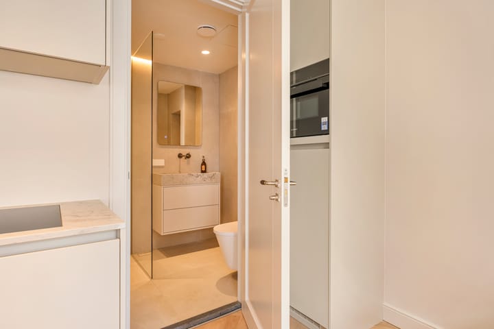 Studio te koop: Haarlemmerstraat 125A, Amsterdam