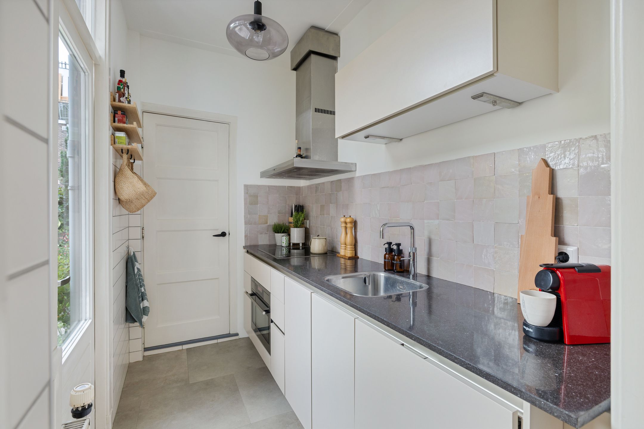Charming 1930s Ground Floor Apartment with Deep Southwest-Facing Garden in Popular Utrecht Neighborhood — 15