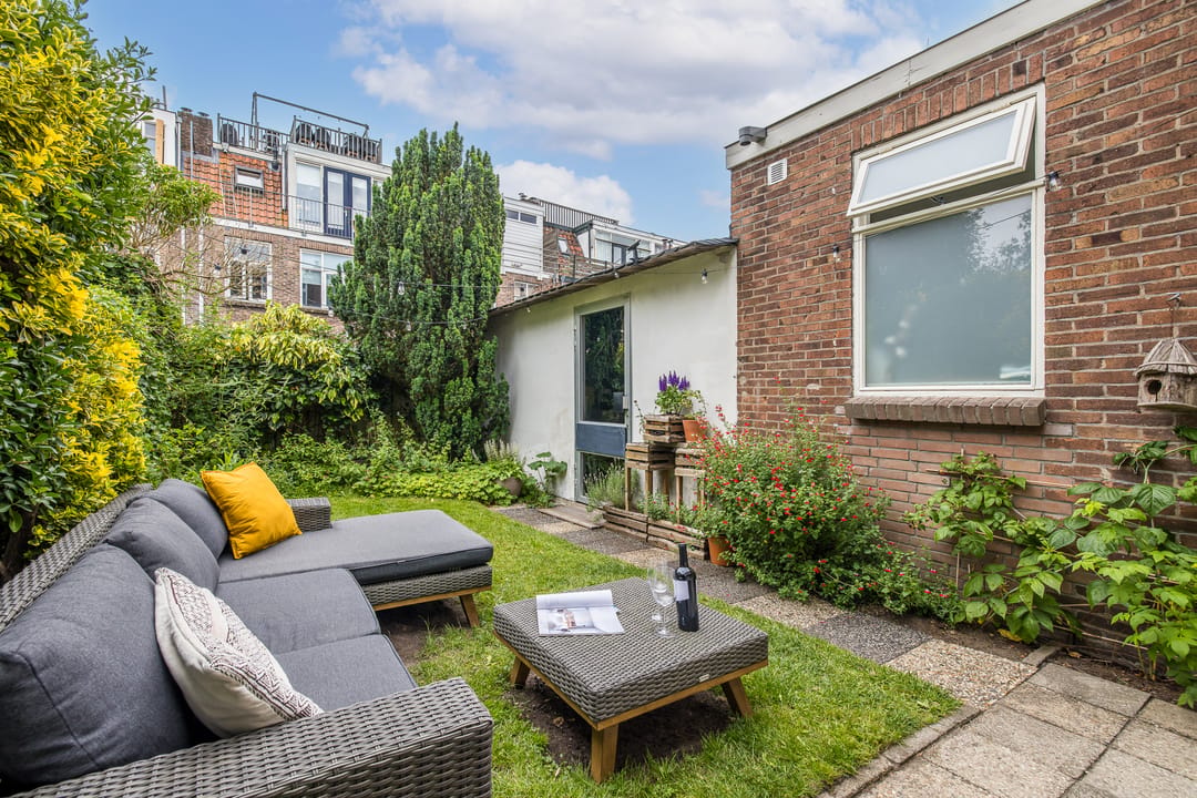 Charming 1930s Ground Floor Apartment with Deep Southwest-Facing Garden in Popular Utrecht Neighborhood — 26