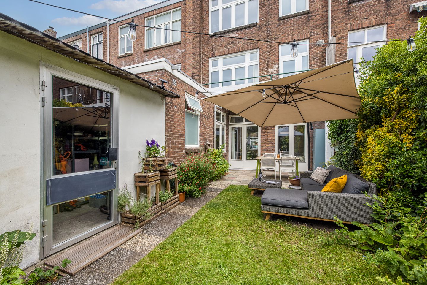 Charming 1930s Ground Floor Apartment with Deep Southwest-Facing Garden in Popular Utrecht Neighborhood — 29