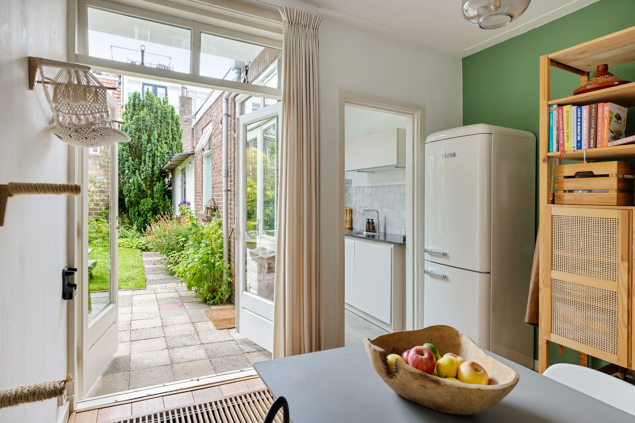 Charming 1930s Ground Floor Apartment with Deep Southwest-Facing Garden in Popular Utrecht Neighborhood — 9
