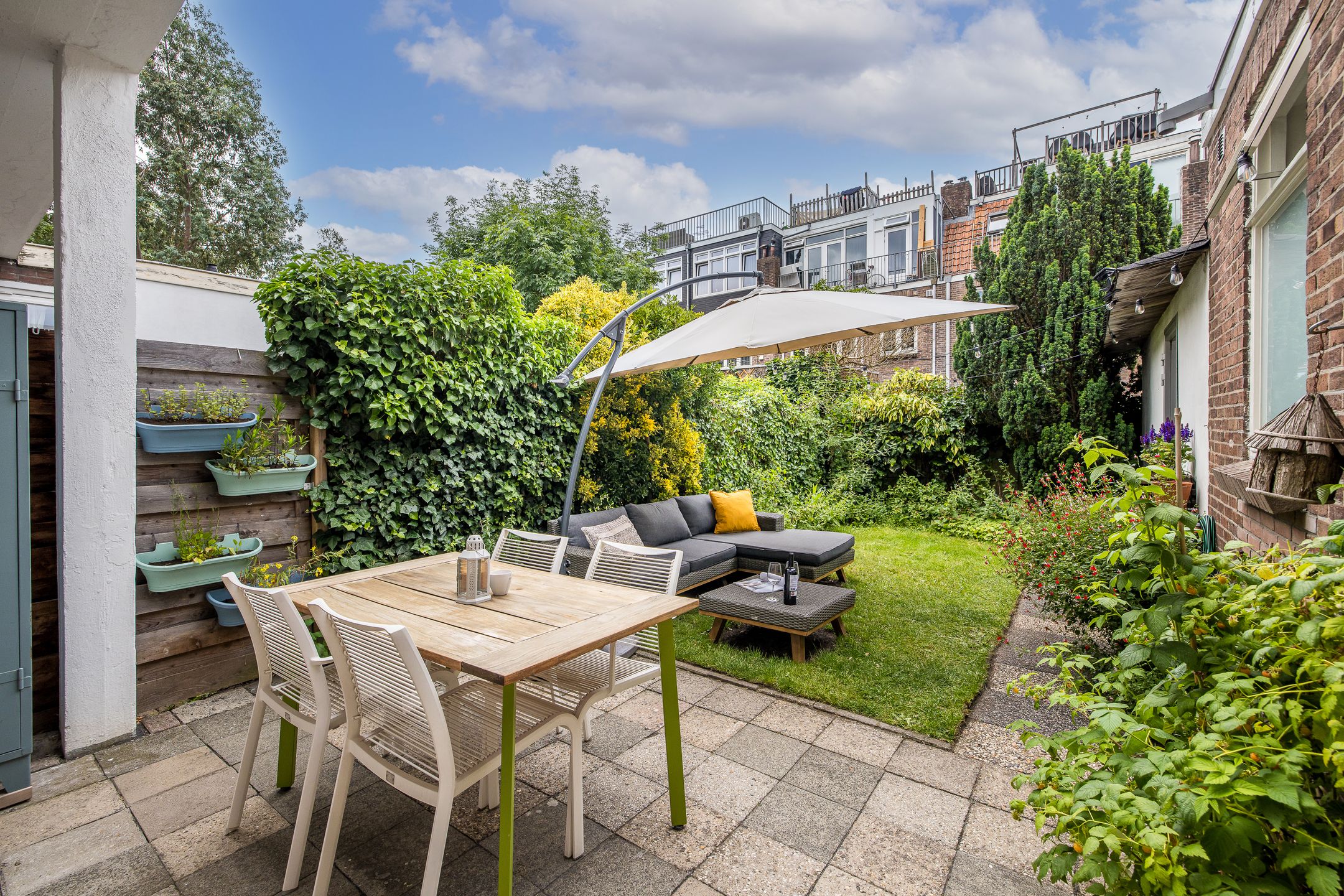 Charming 1930s Ground Floor Apartment with Deep Southwest-Facing Garden in Popular Utrecht Neighborhood — 24