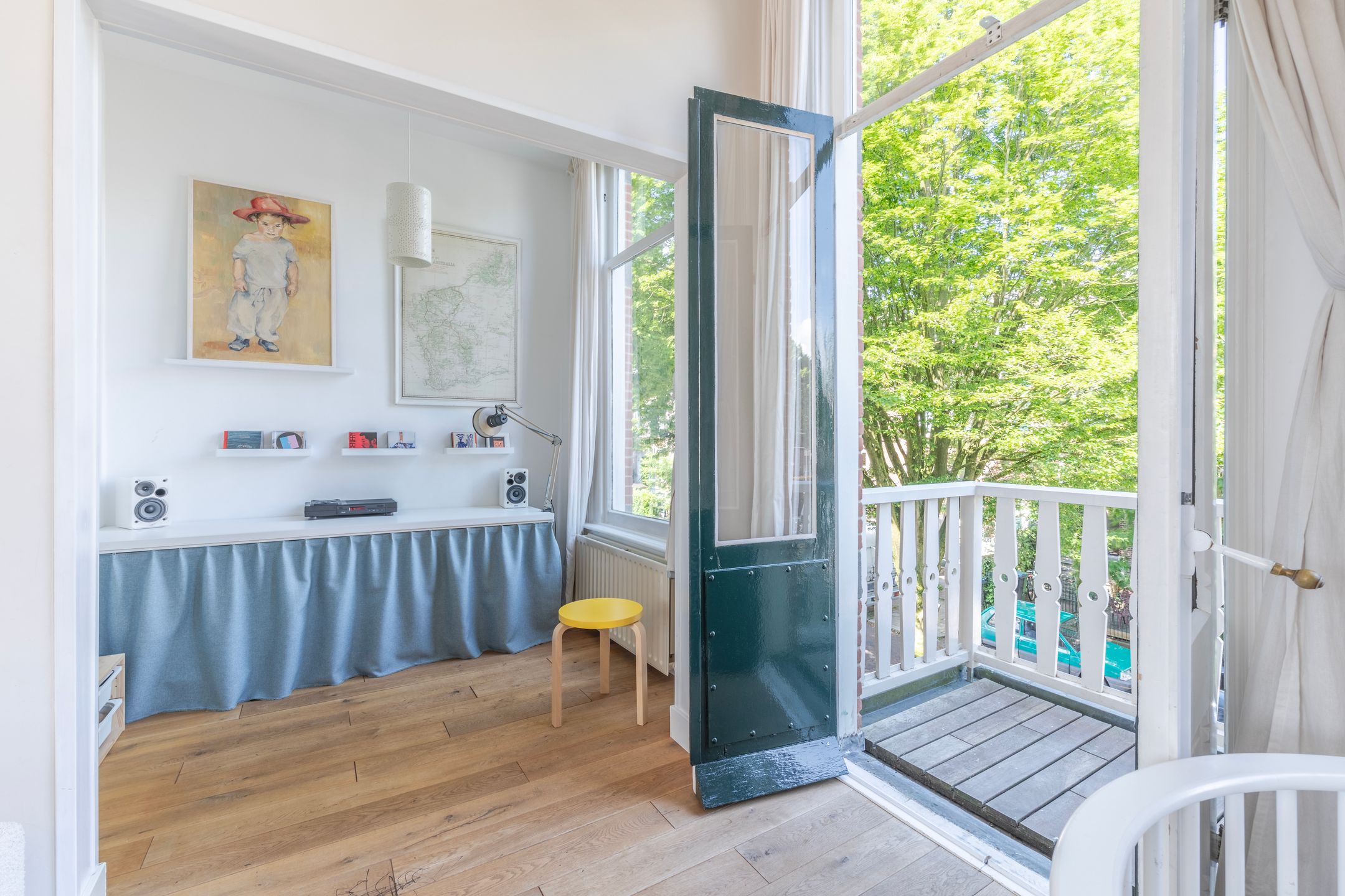 Charming 3 Bedroom Top Floor Apartment with Sun Filled Darterraces in Sonsbeekkwartier — 9