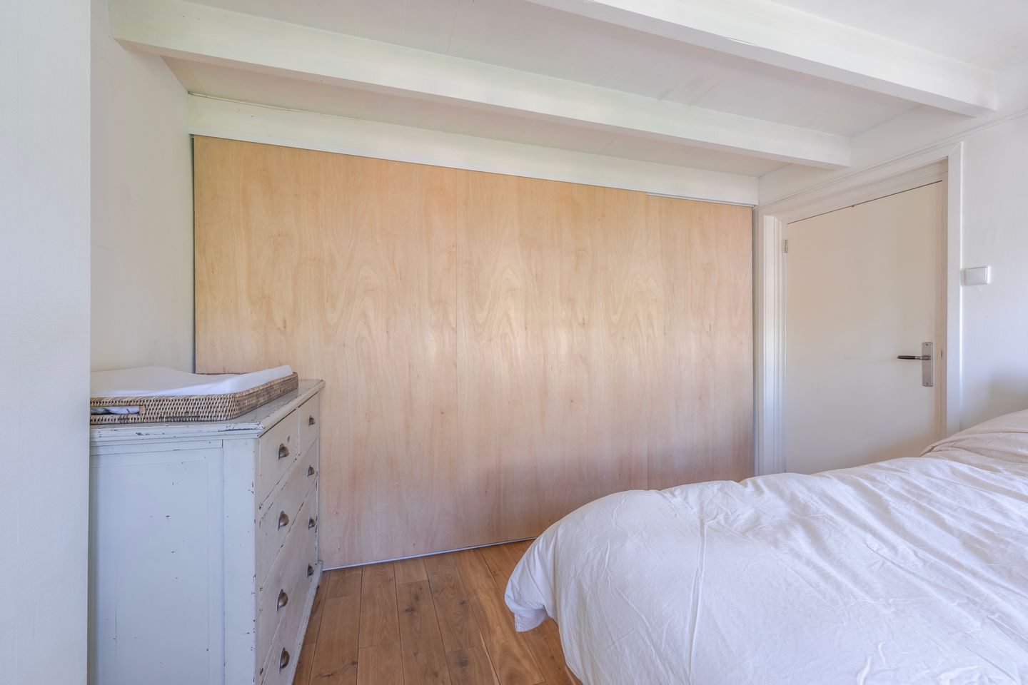 Charming 3 Bedroom Top Floor Apartment with Sun Filled Darterraces in Sonsbeekkwartier — 25