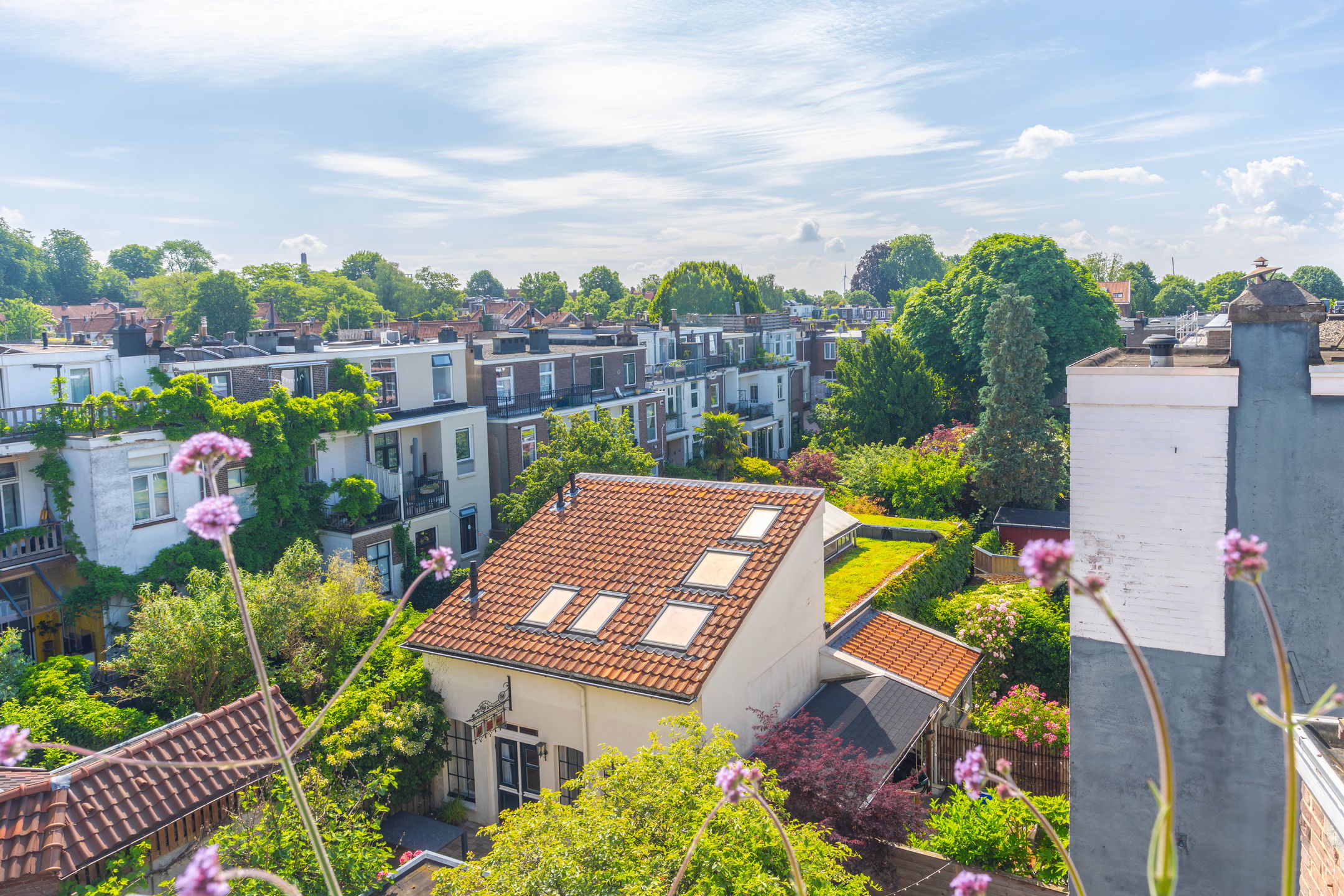 Charming 3 Bedroom Top Floor Apartment with Sun Filled Darterraces in Sonsbeekkwartier — 21