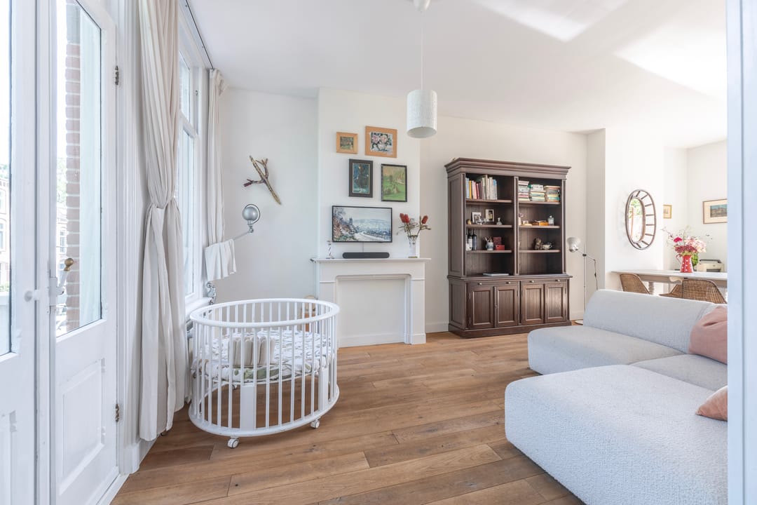 Charming 3 Bedroom Top Floor Apartment with Sun Filled Darterraces in Sonsbeekkwartier — 11