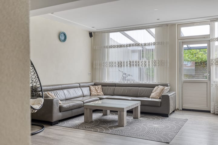 Tussenwoning te koop: Europalaan 28, Goes