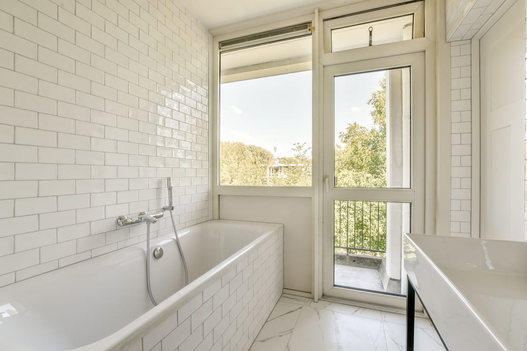 Turnkey Renovated 68 m2 Apartment on Top Floor in Buitenveldert — 13
