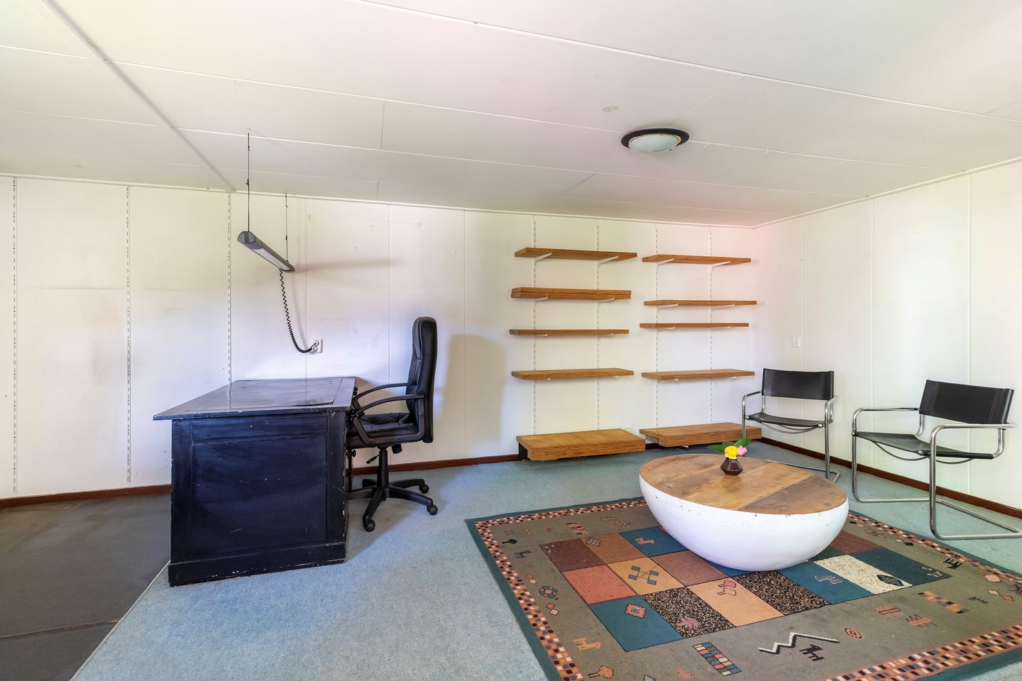 Spacious 1950s Detached Home with Sunlit South Garden — 65