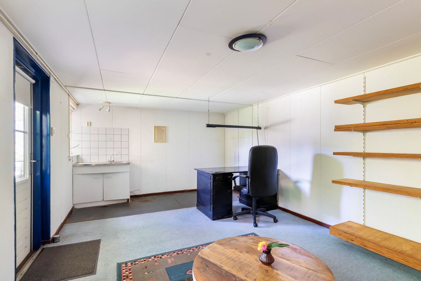 Spacious 1950s Detached Home with Sunlit South Garden — 64