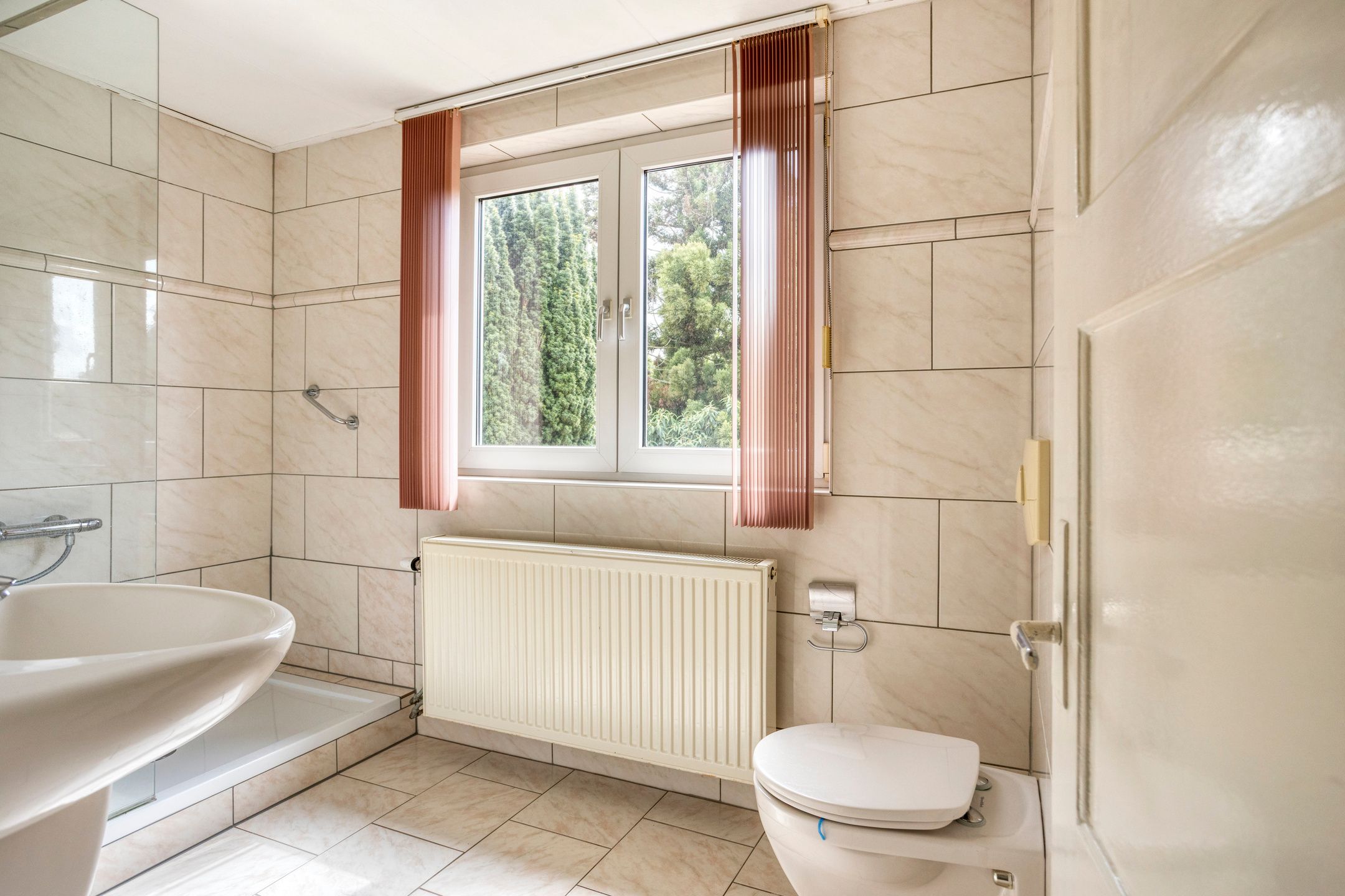 Charming Austrian-Style Detached Home with Spacious Garden in Geleen — 27