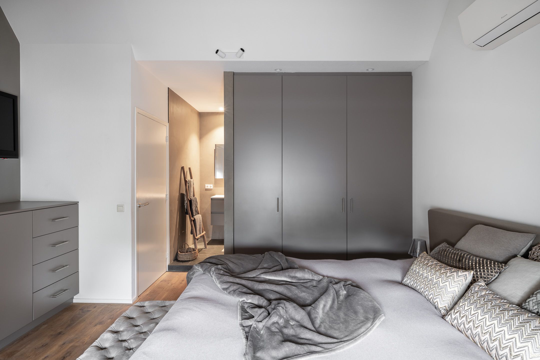 Photo 15 of Torenstraat 34