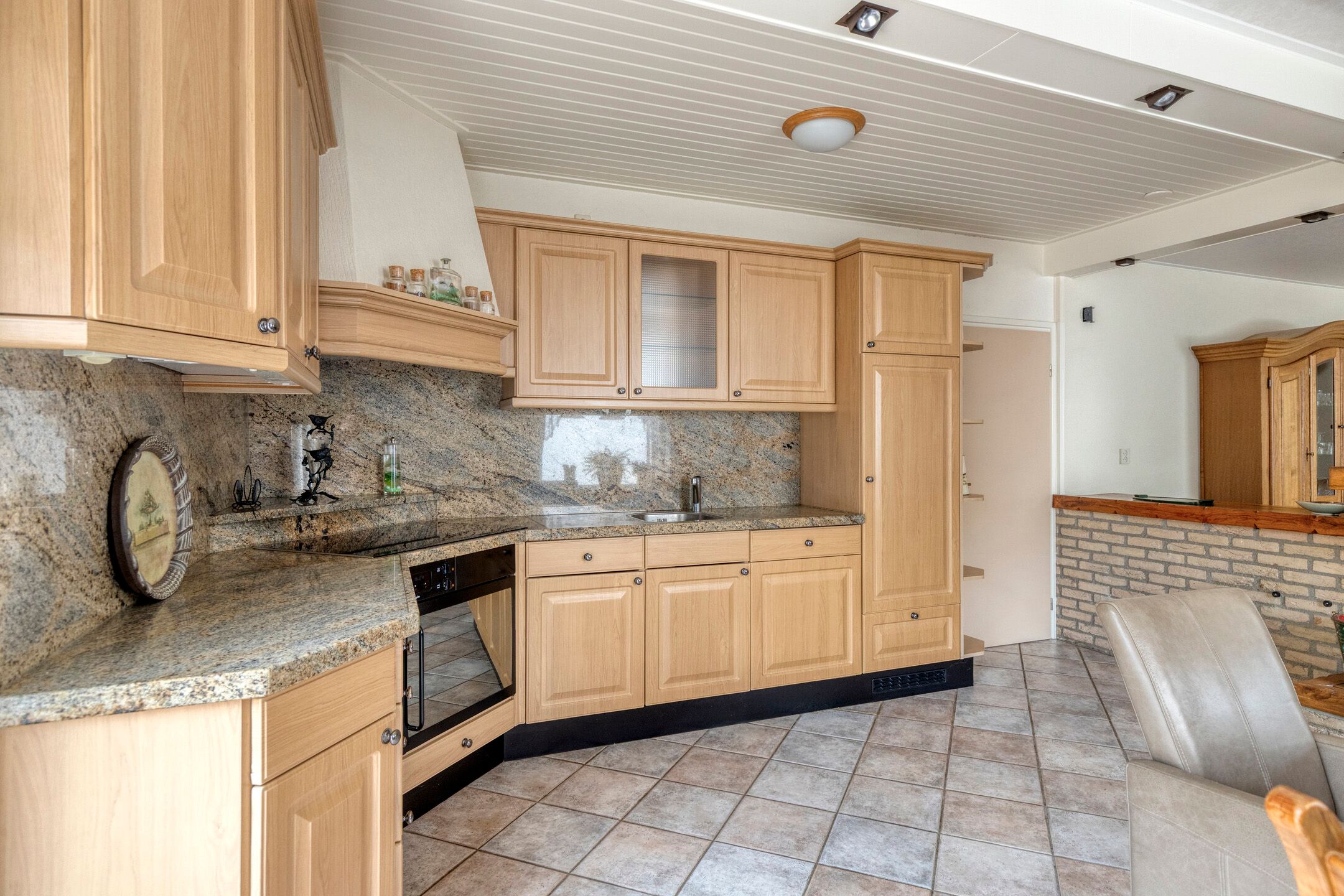 Charming Detached Home from 1905 with Renovation Potential in Quiet Brakel — 21