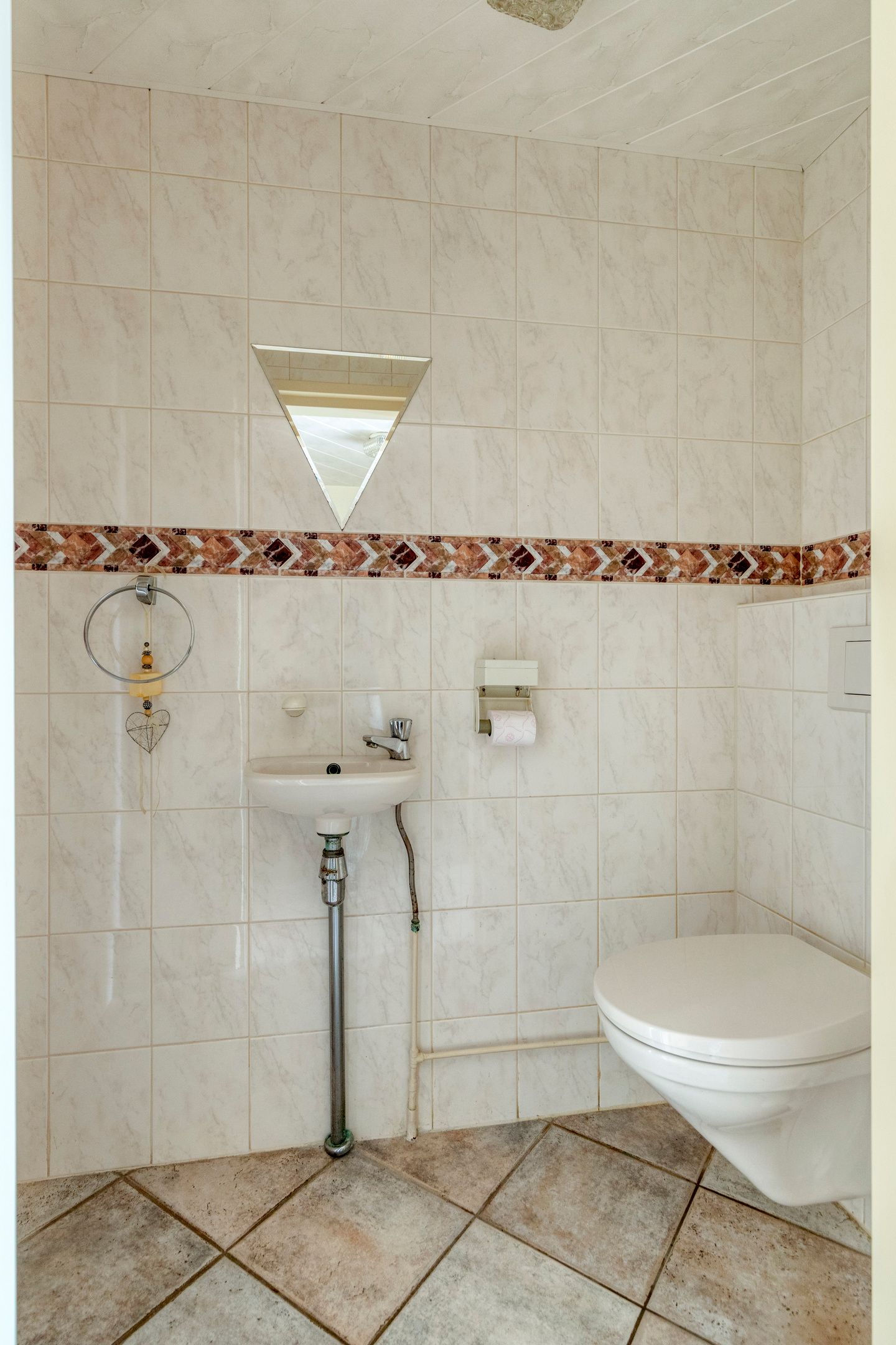 Charming Detached Home from 1905 with Renovation Potential in Quiet Brakel — 12