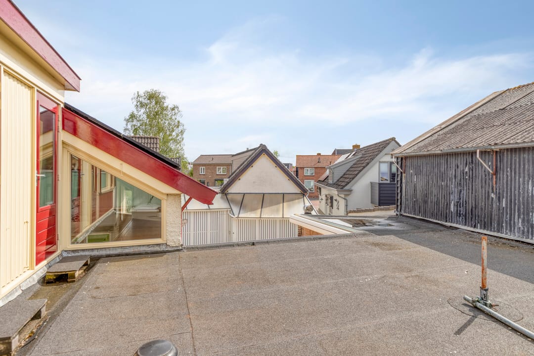 Charming Detached Home from 1905 with Renovation Potential in Quiet Brakel — 38