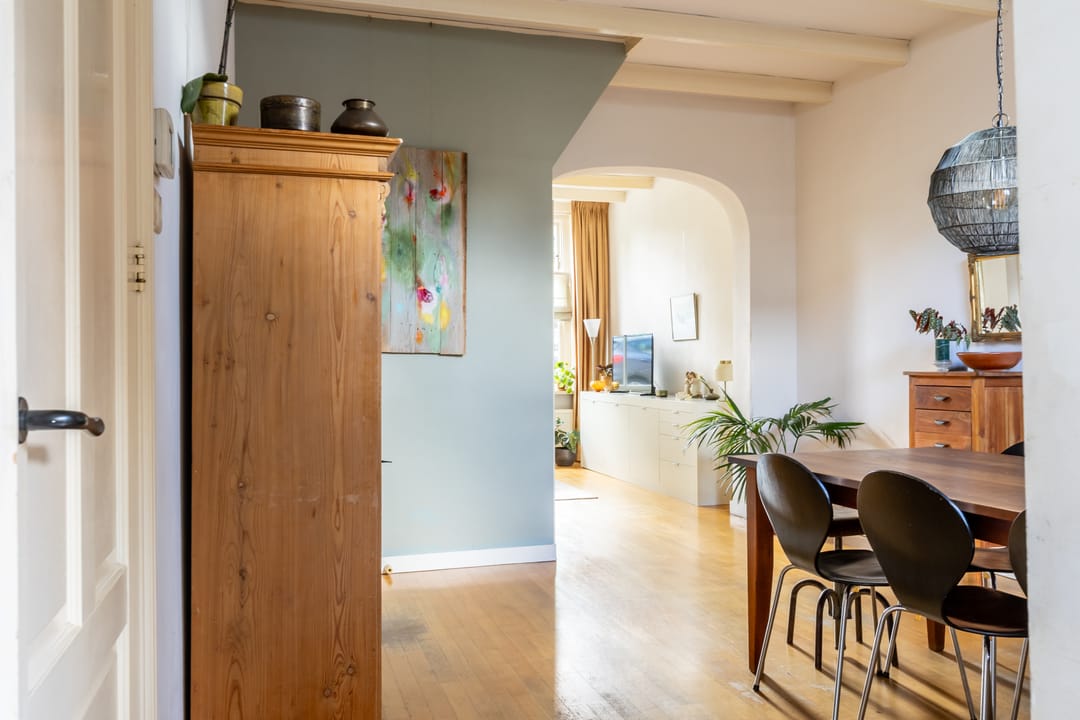 Characteristic Canal Townhouse in Historic Schoonhoven Center — 16
