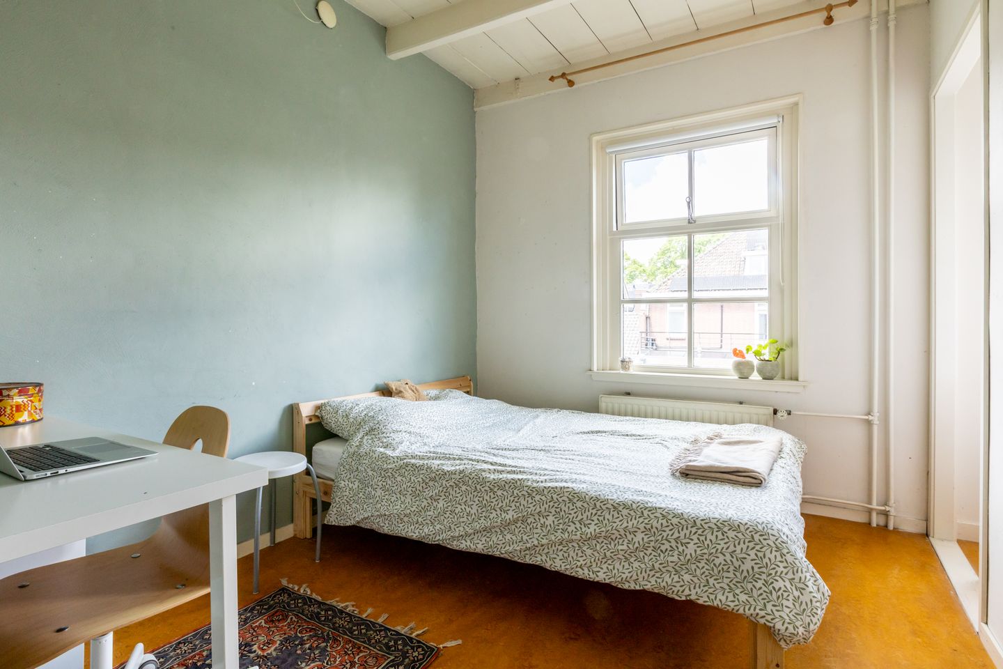 Characteristic Canal Townhouse in Historic Schoonhoven Center — 29