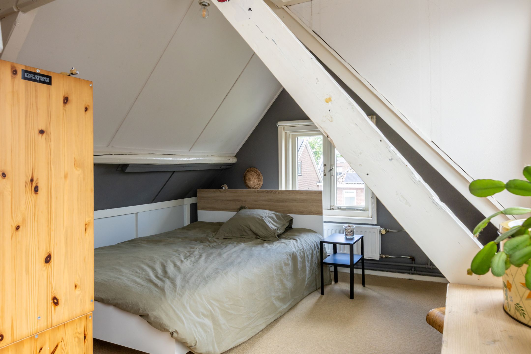 Characteristic Canal Townhouse in Historic Schoonhoven Center — 39