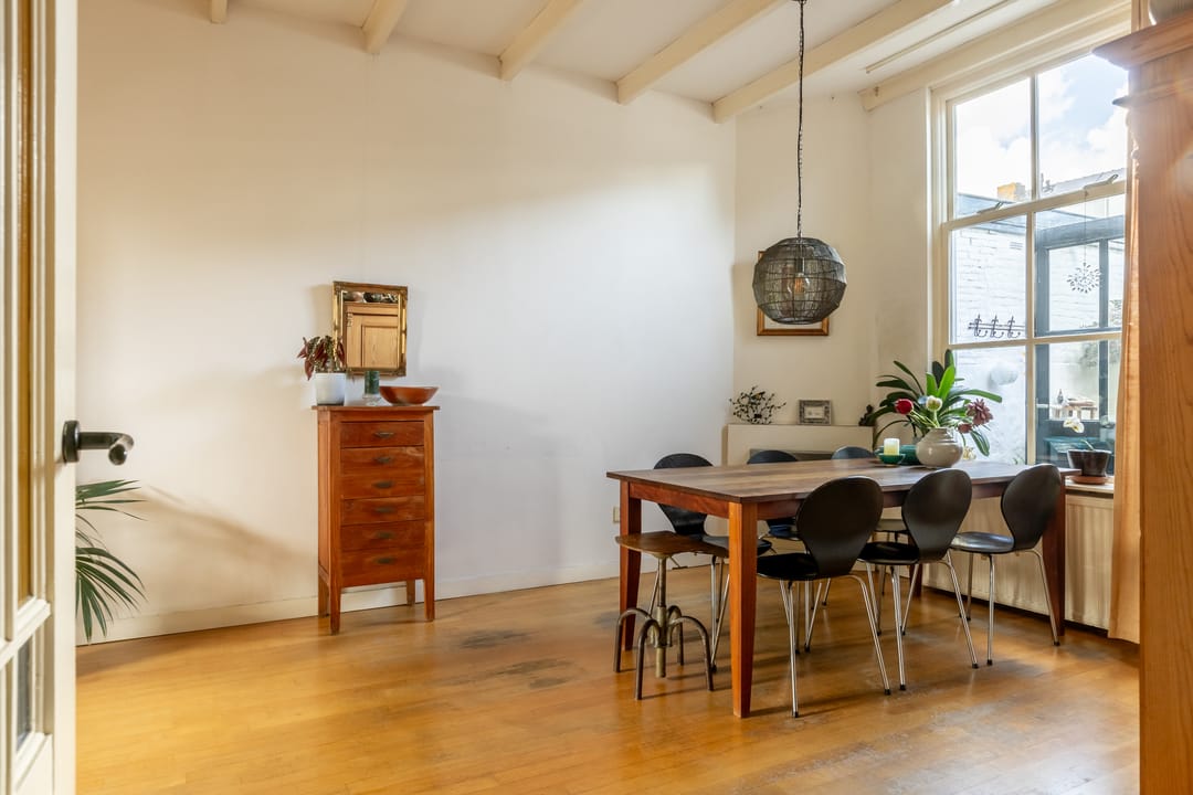 Characteristic Canal Townhouse in Historic Schoonhoven Center — 13