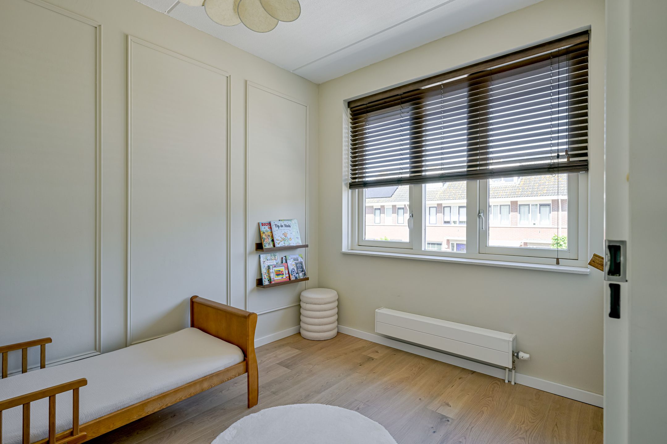 Spacious Five-Bedroom Terraced Home with Sunny Southeast-Facing Garden in Family-Friendly Neighborhood — 18