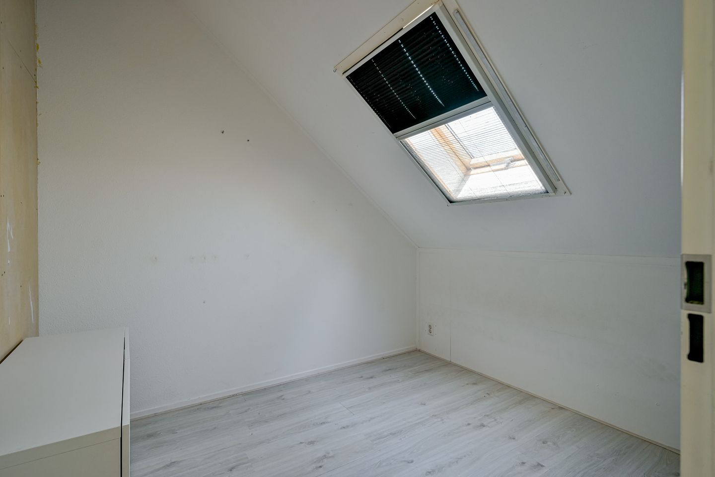Spacious Five-Bedroom Terraced Home with Sunny Southeast-Facing Garden in Family-Friendly Neighborhood — 25