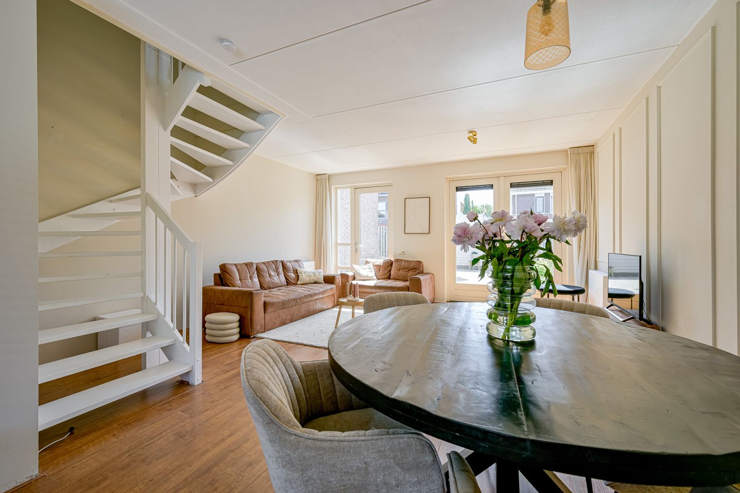 Spacious Five-Bedroom Terraced Home with Sunny Southeast-Facing Garden in Family-Friendly Neighborhood — 10