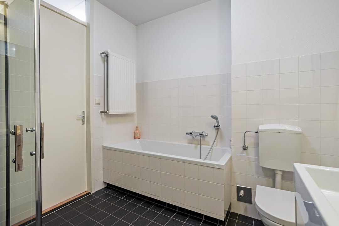 Modern Energy-Efficient Family Home in Central Bussum — 26