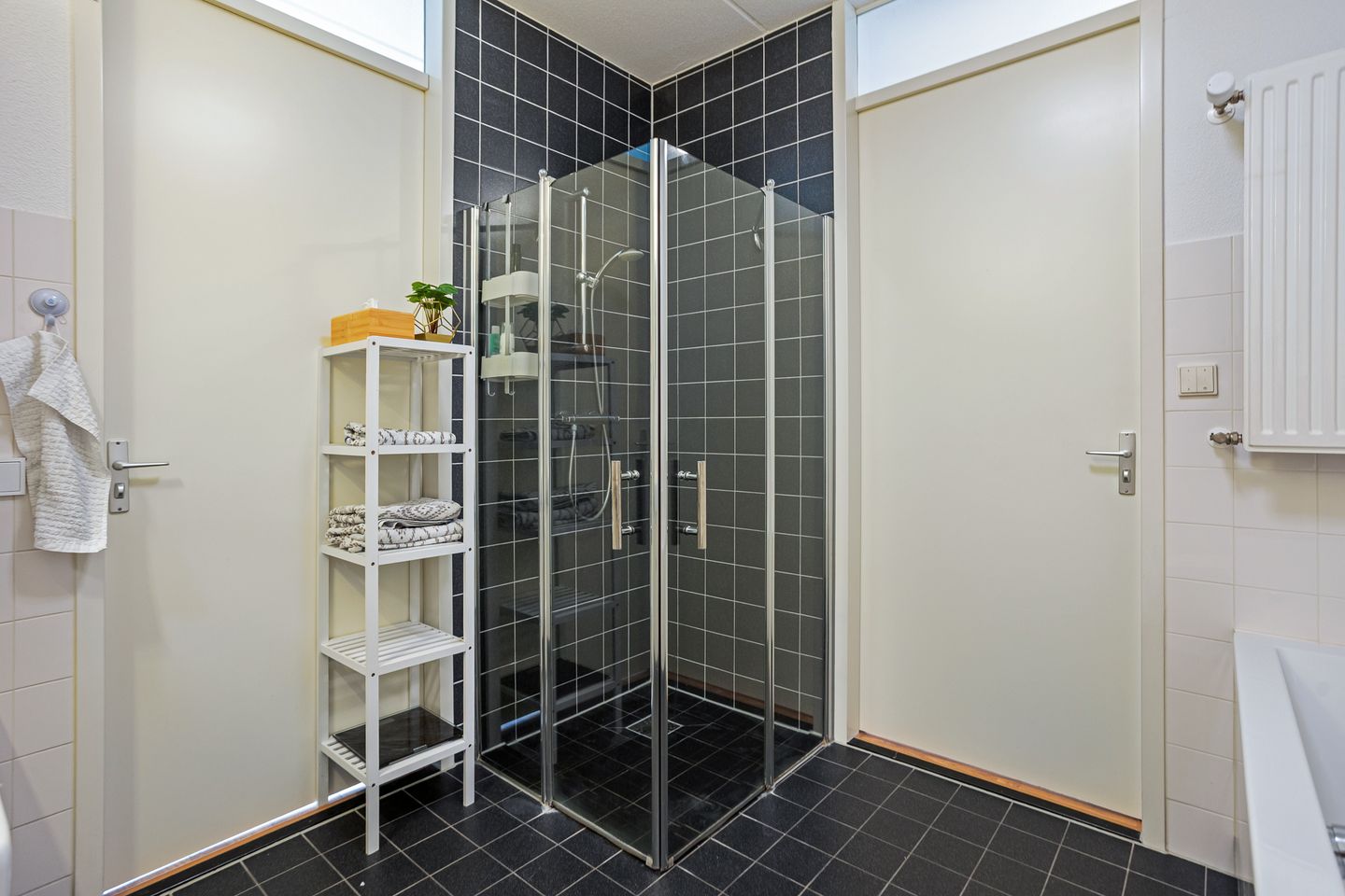 Modern Energy-Efficient Family Home in Central Bussum — 25