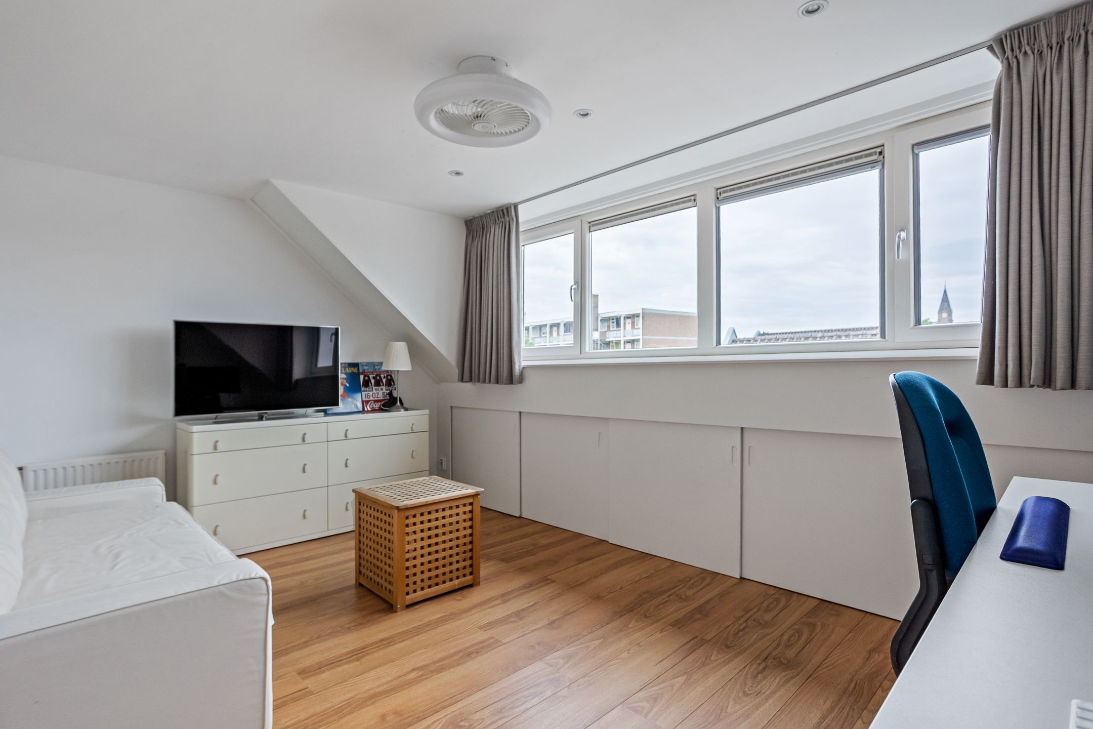 Modern Energy-Efficient Family Home in Central Bussum — 27
