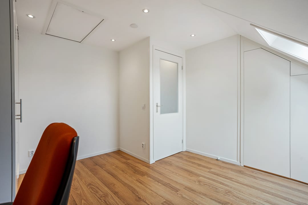 Modern Energy-Efficient Family Home in Central Bussum — 32