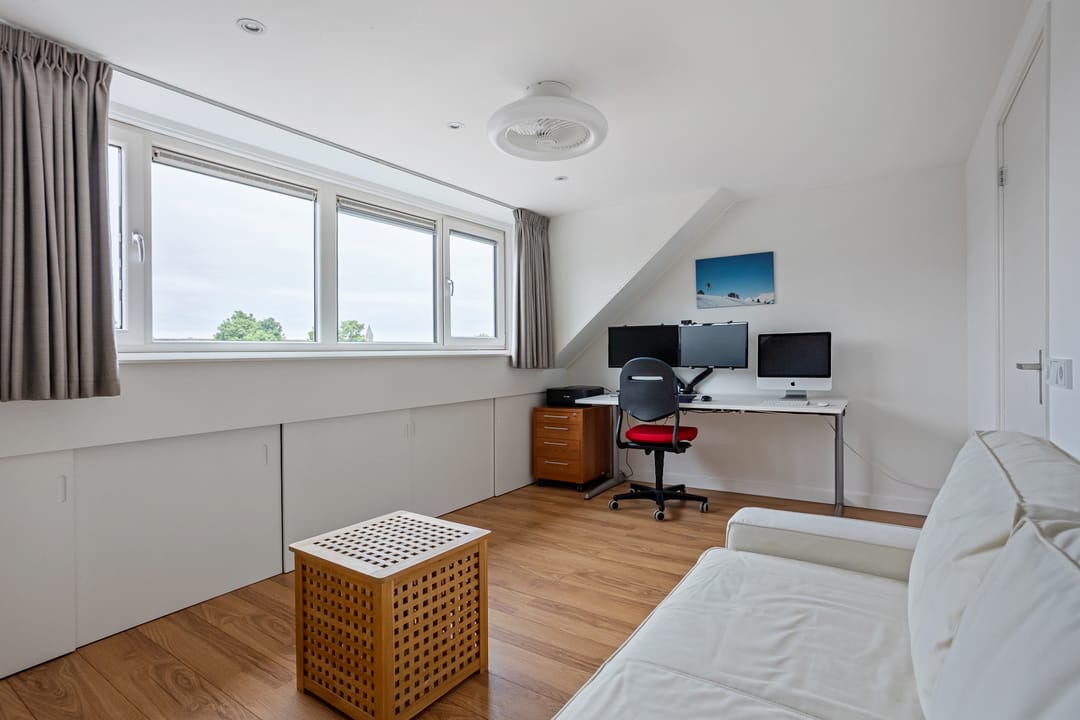 Modern Energy-Efficient Family Home in Central Bussum — 28