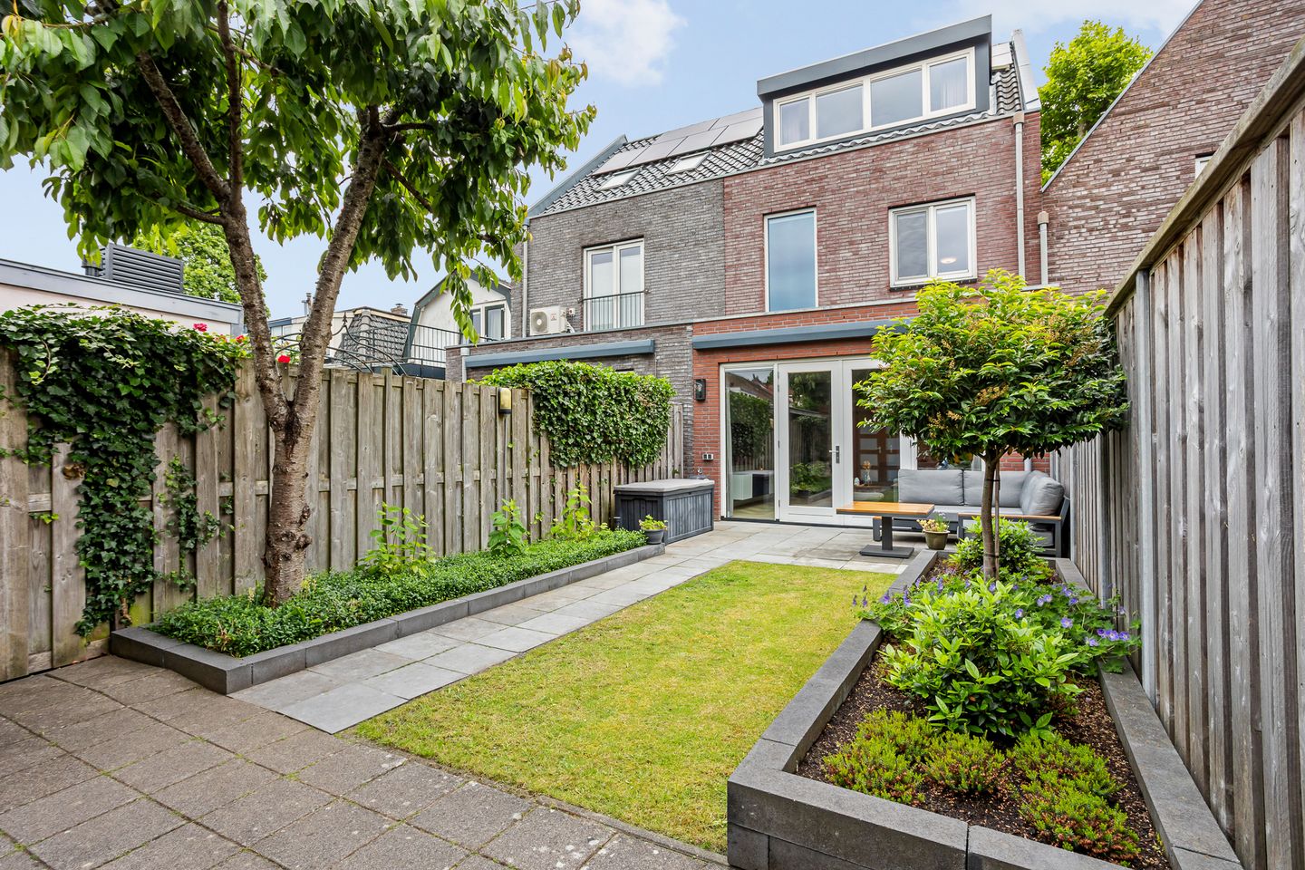 Modern Energy-Efficient Family Home in Central Bussum — 34