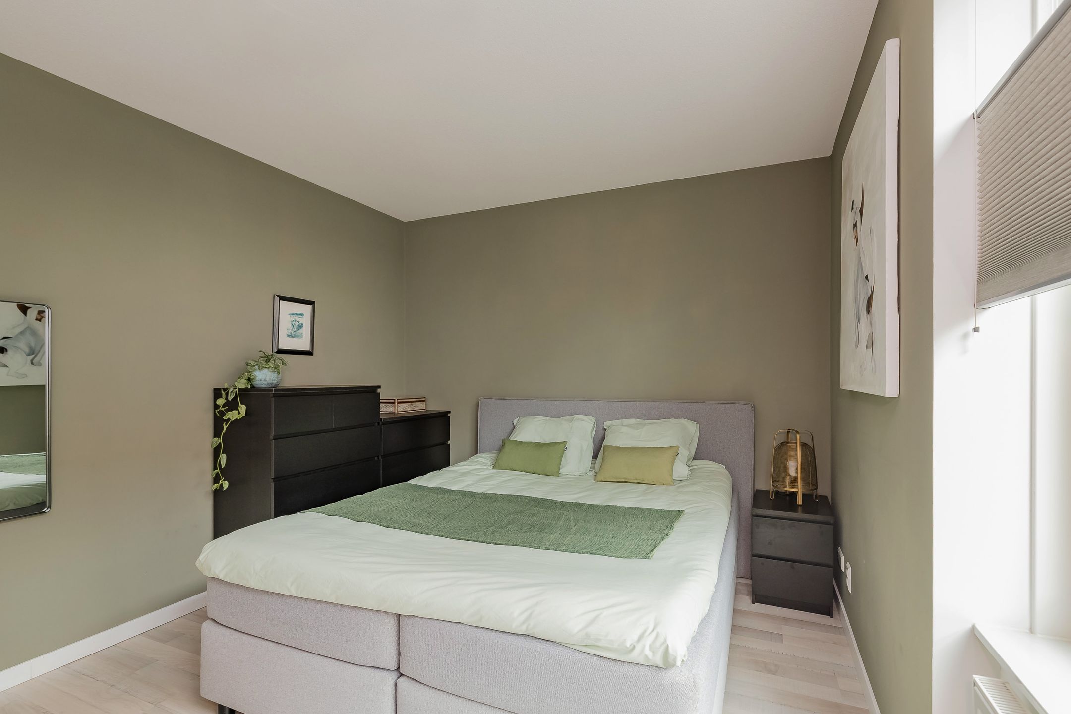 Modern Three Room Apartment with Balcony and Private Parking in Central Lisse — 27