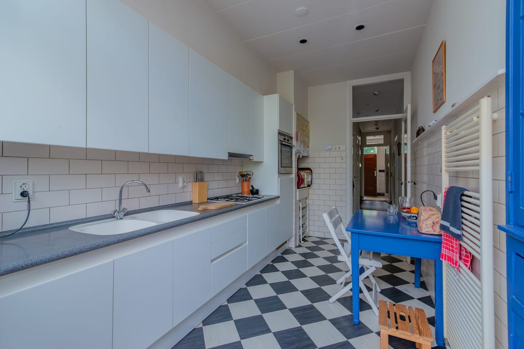 Elegant eight room terraced house with park view in prestigious Benoordenhout — 7