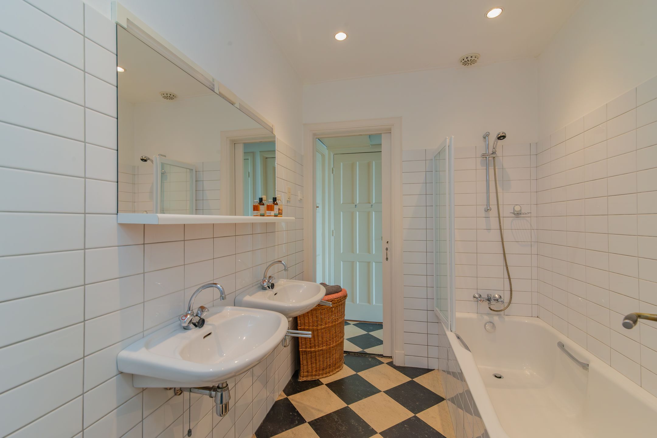 Elegant eight room terraced house with park view in prestigious Benoordenhout — 12