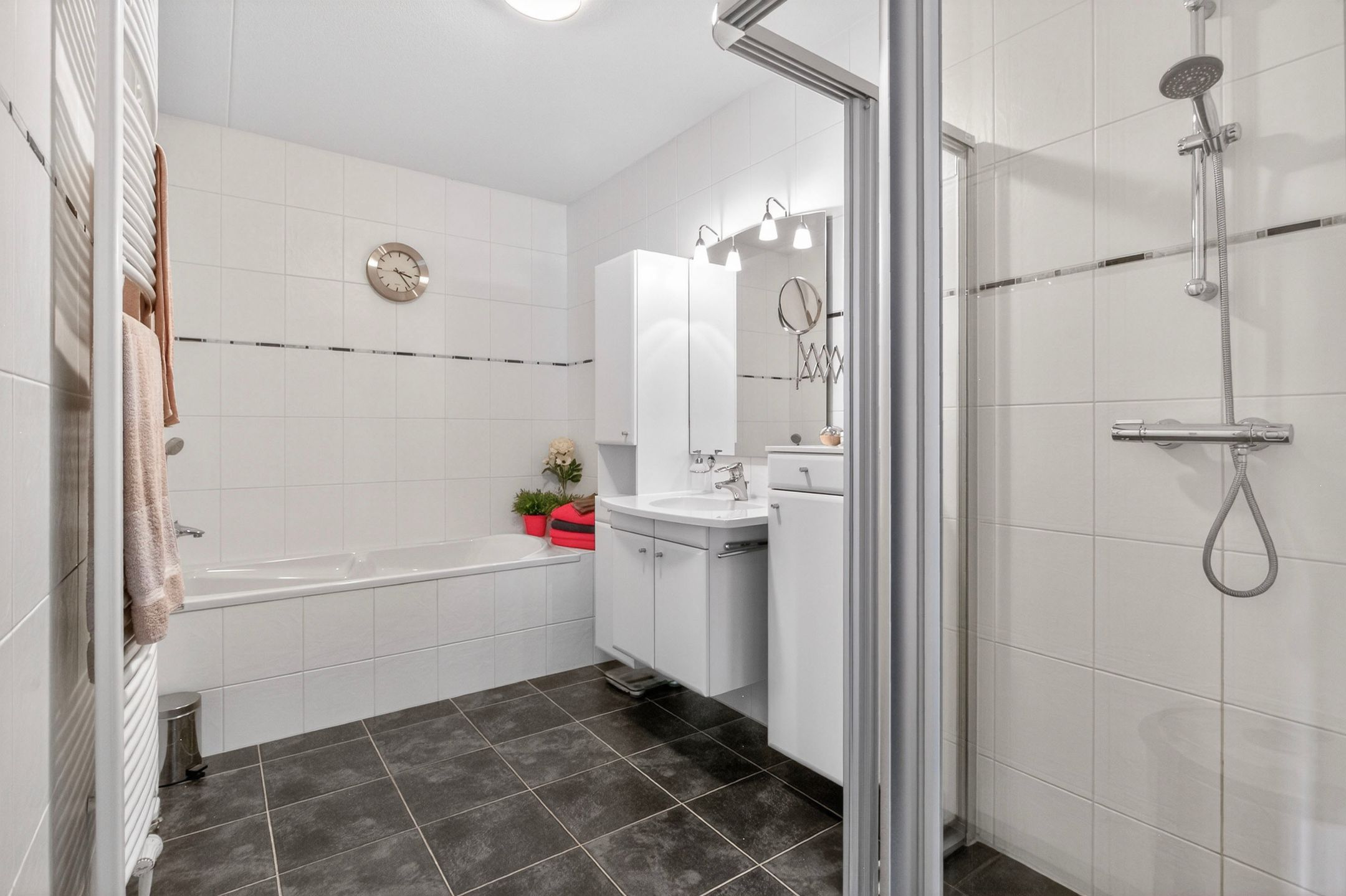 Spacious Apartment with Water View and Three Bedrooms in Fokkesteeg — 21
