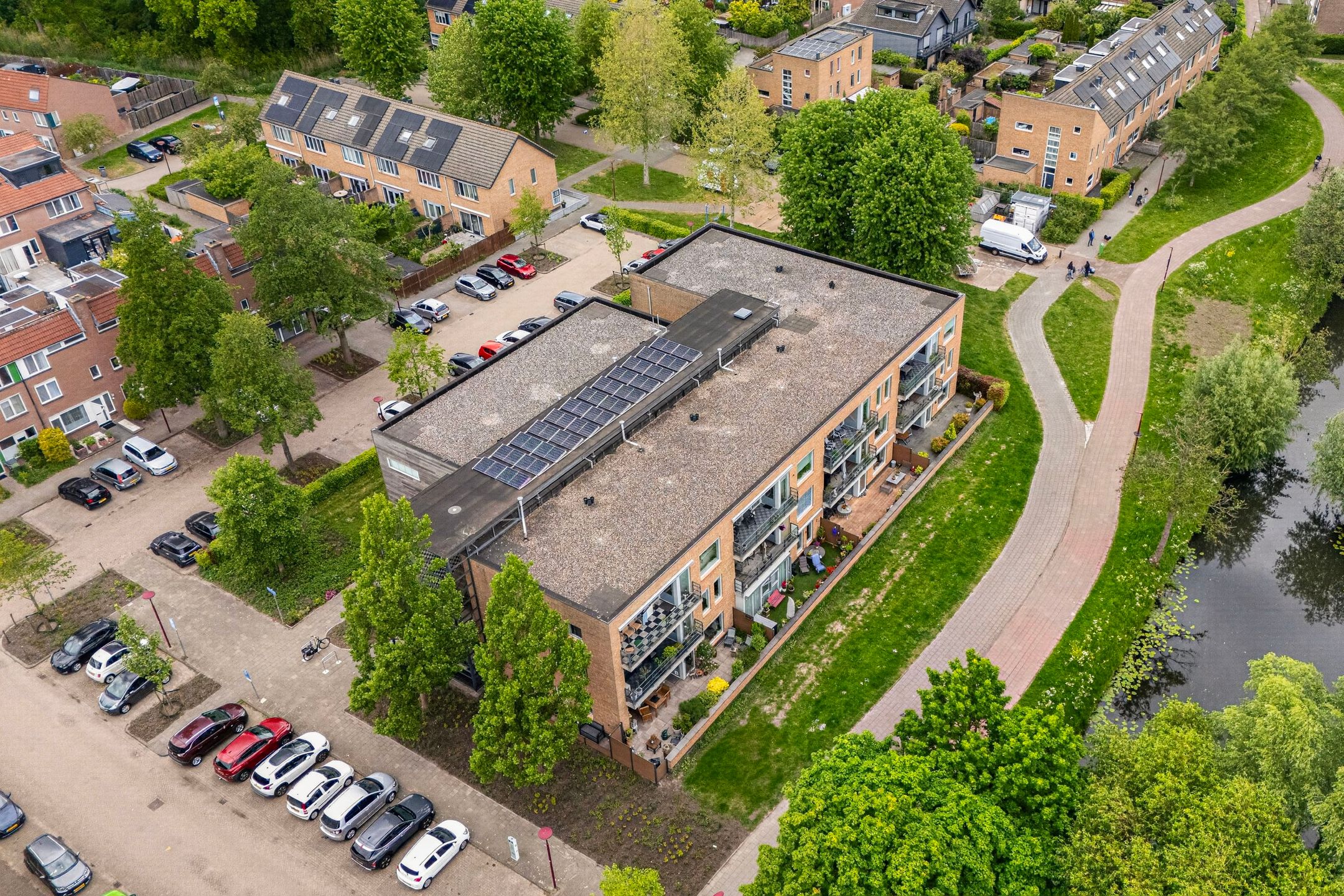 Spacious Apartment with Water View and Three Bedrooms in Fokkesteeg — 39